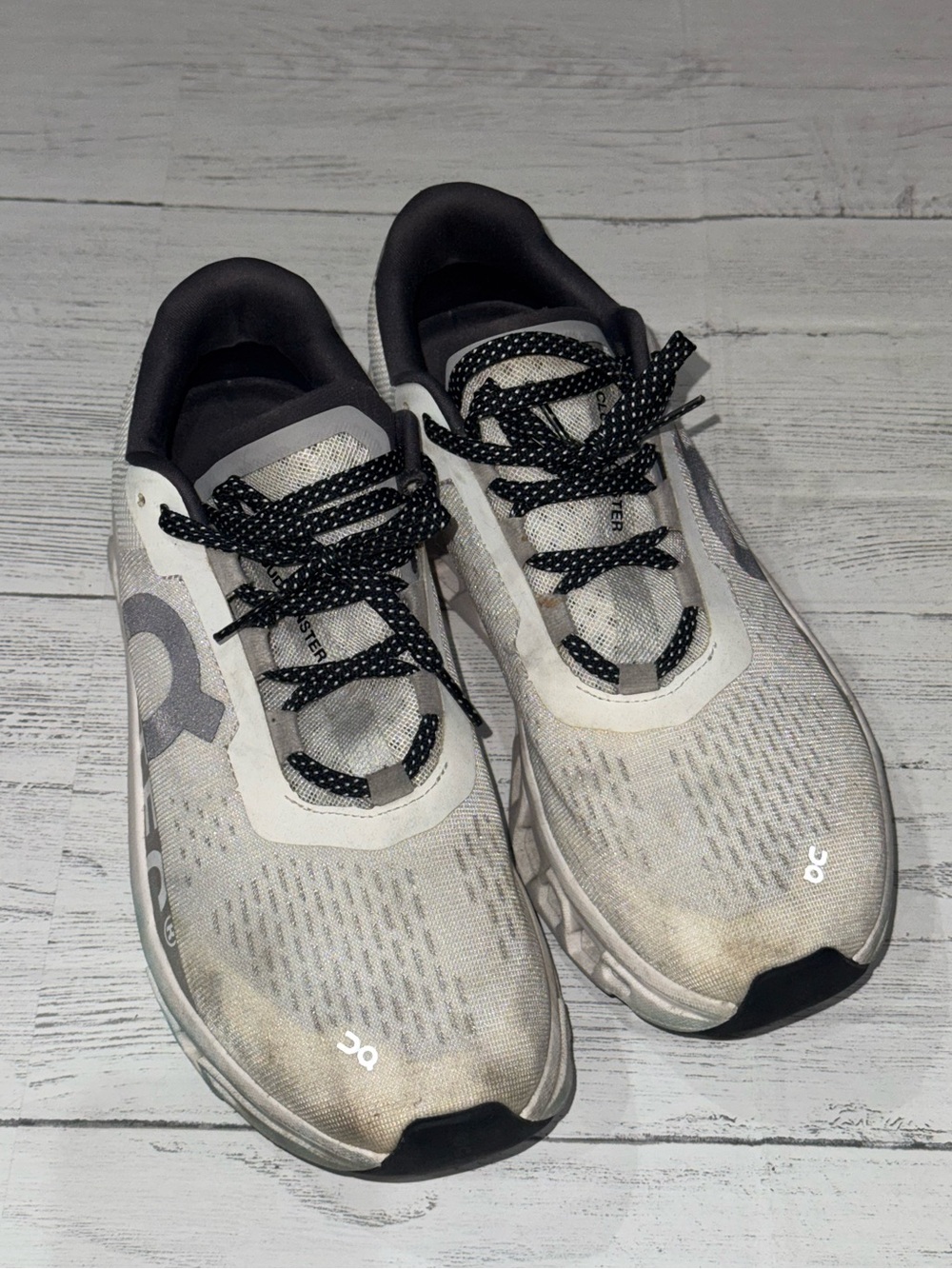 On Cloud Lightweight Running Shoes - Picture 3 of 14